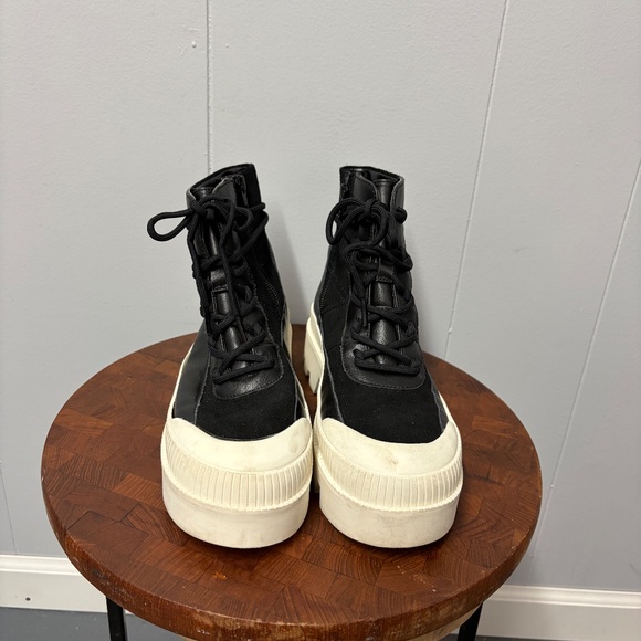 Gianni Bini Black Wander-Lust Lug Sole  Women's Platform Bootie Hightop Size 8M - Picture 2 of 10